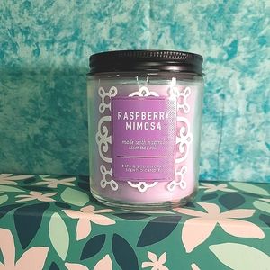 Bath and Body Works single wick Raspberry Mimosa!